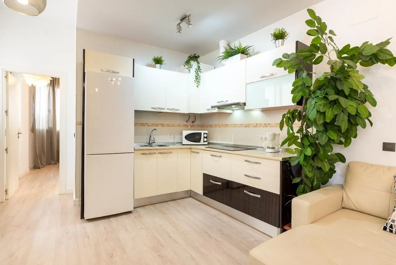 Ferienwohnung Mlg - Apartamento Trinidad Con Parking Málaga