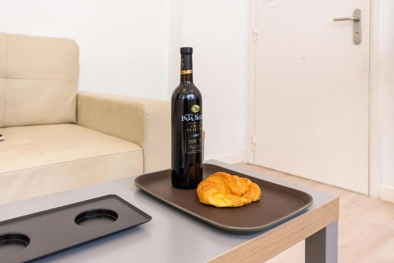 Ferienwohnung Mlg - Apartamento Trinidad Con Parking Málaga Apartment